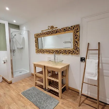 O Fil De L'eau ベッド・アンド・ブレックファスト 3*